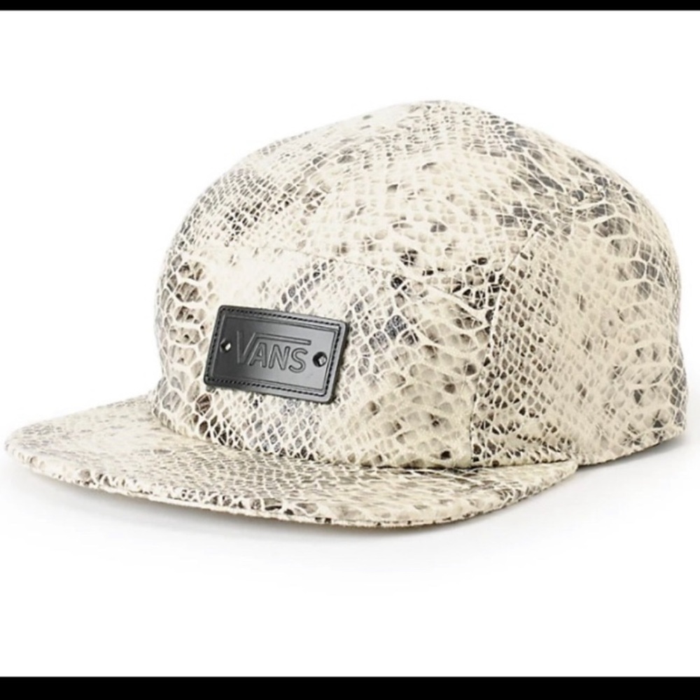 NWOT Vans Willa snake print cap